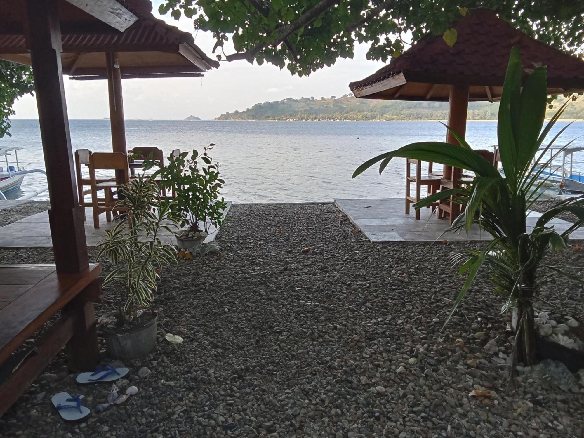 Pelangi Homestay Bungalow Gili Gede เซกอตอง ภายนอก รูปภาพ